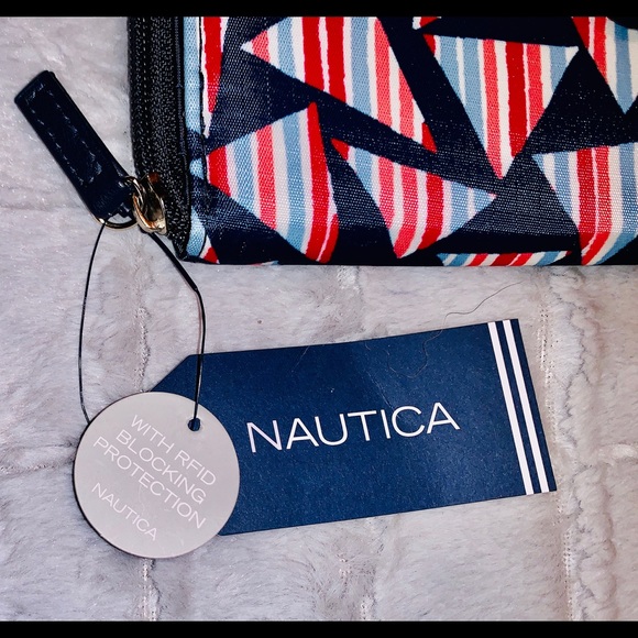 NWT Beautiful, Nautica Wallet  Make an Offer 😊 - Picture 3 of 13